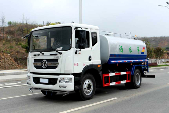 怎樣排除灑水車柴油機過早、過遲的噴油現象？